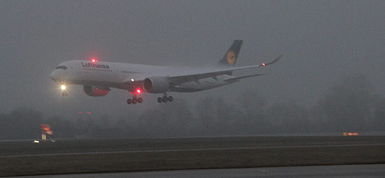 Lufthansa Airbus A350-900 D-AIXA - erste Landung auf dem Heimatflughafen München am 21.12.2016 (gFoto: Marikka-Laila Maisel)